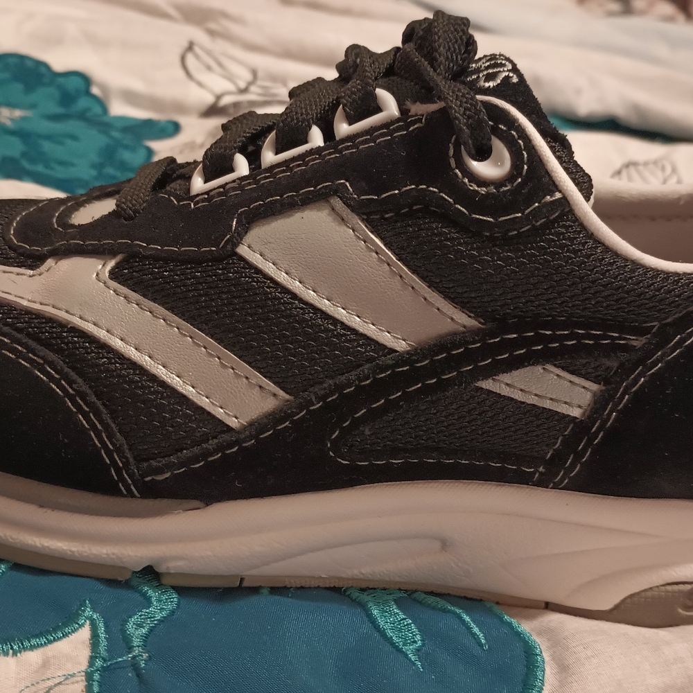 Women's 7M SAS Athletic Shoes - Picture 7 of 15